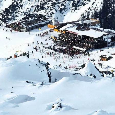 Raetia Iii By Interhome פונדס