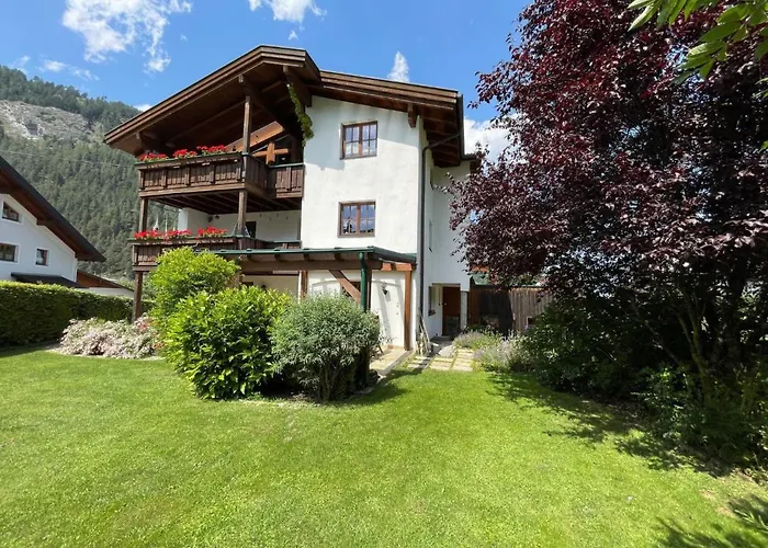 Raetia Iii By Interhome Appartamento