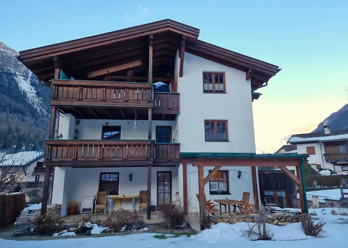 Raetia Iii By Interhome アパート プフンツ